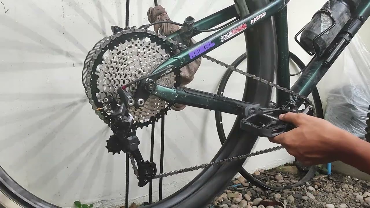 Deore M5120 RD with 11 - 50t Cogs / Cassette 10 speed, 30t chainring on Dartmoor Primal