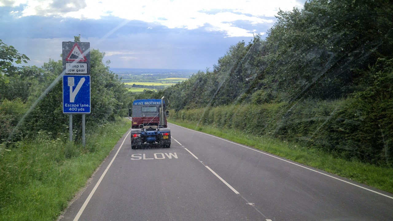 ERF E10 and ERF EC10 Jake Brake Down Long Hill !!!LOUD!!!