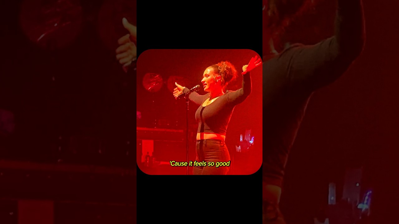 Cleo Sol performing "When I'm in Your Arms" live 🤌🏼