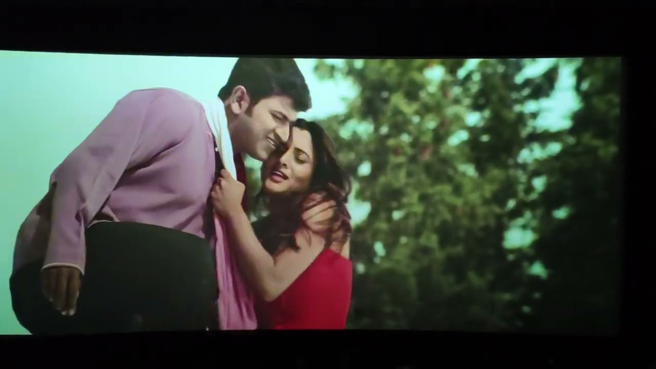 Akash movie re release song craze mysore Gayathri theatre 