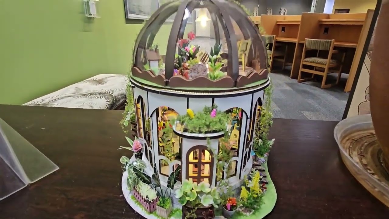 Book nooks- tiny worlds!