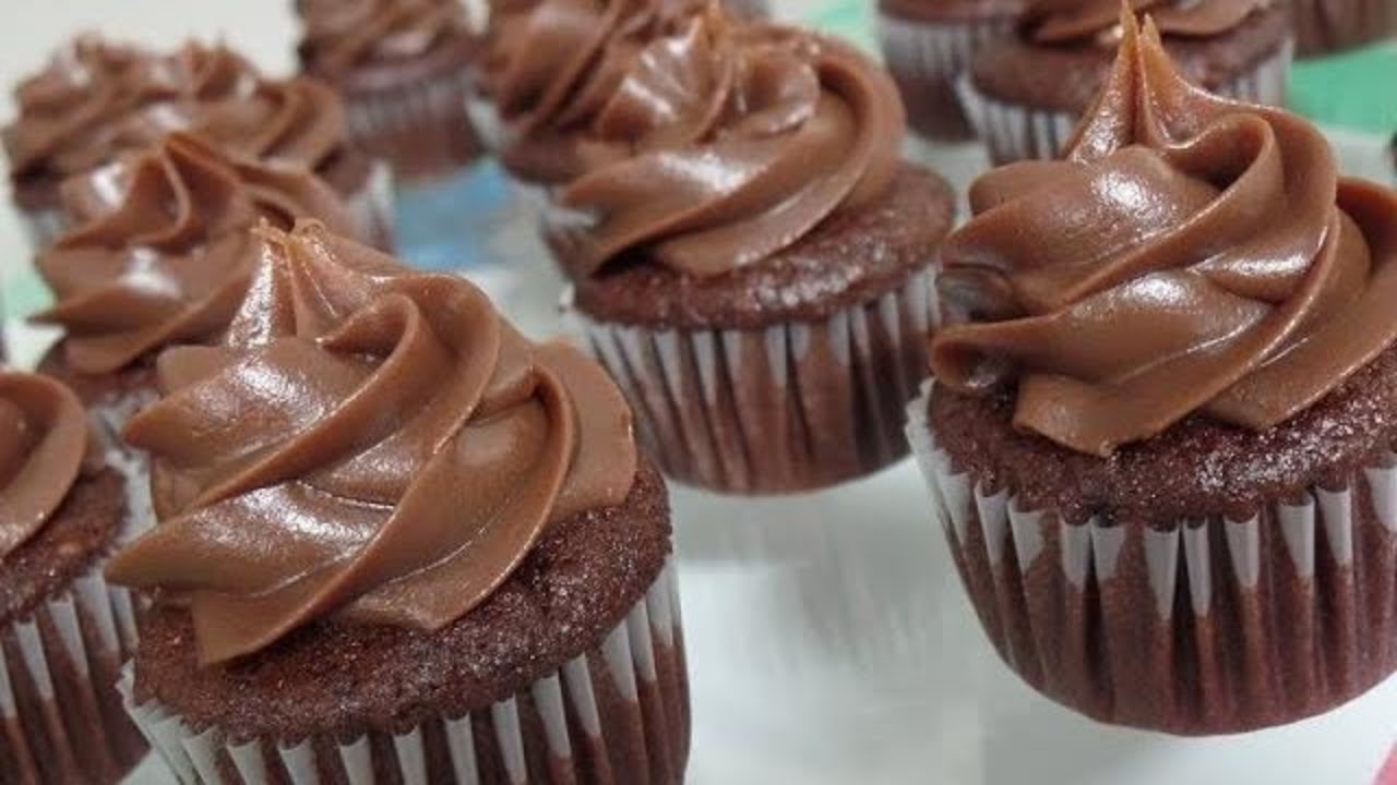 MASSA DE CUPCAKE INFALÍVEL DE CHOCOLATE FÁCIL E SUPER MACIA