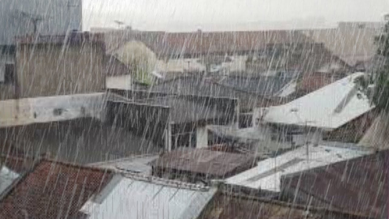 HEAVY RAIN AMONG THE DENSE HOUSES IN MY CITY - TREATMENT FOR INSOMNIA