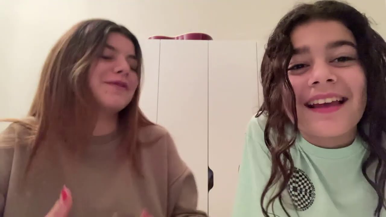 HAKKIMDAKİ VARSAYIMLARINIZI OKUYORUM / KARDEŞİM BANA YAZILAN SORULARI CEVAPLIYOR !