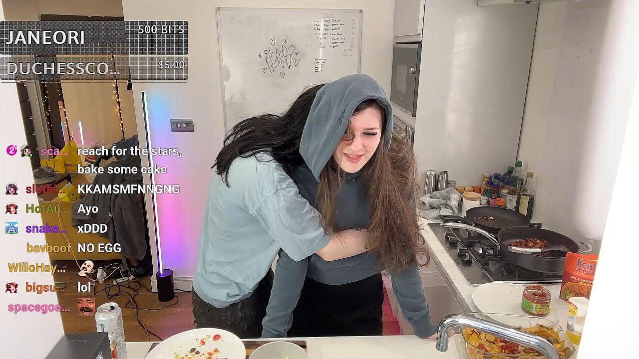 Ashley Making Fun of F1nn5ter