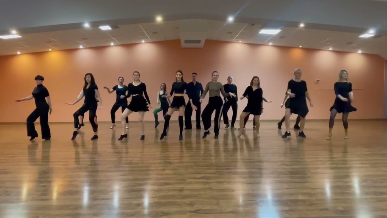 Rockin’ around the christmas tree - christmas jive choreo @danceflow1463 by @paweborowka7524