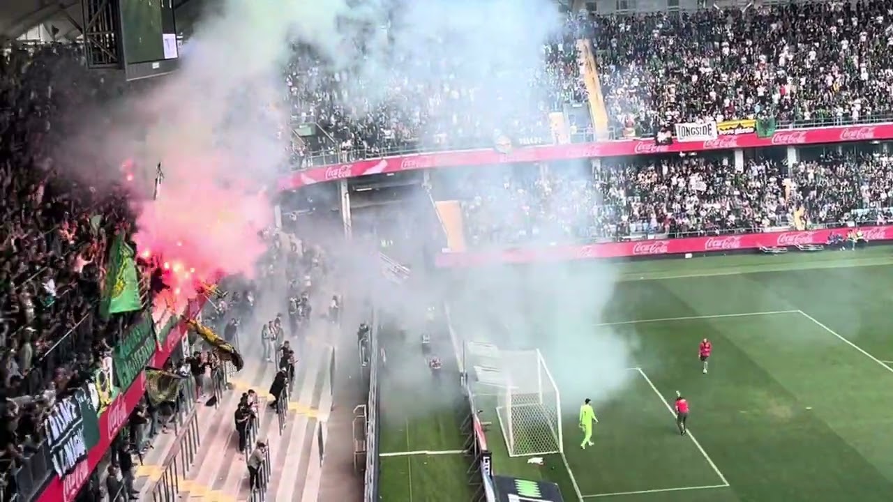 GAIS - Häcken 31/8 2025 - GAIS-fans firar 1-0