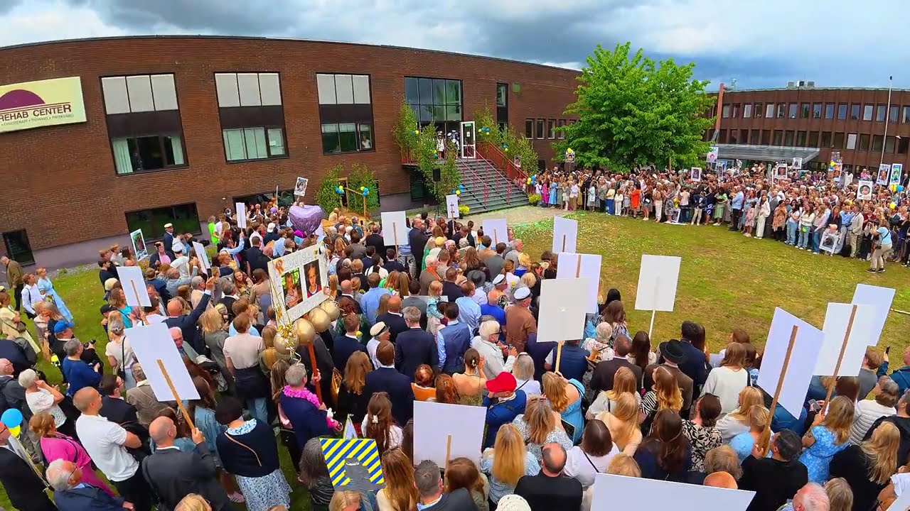 Studenten - Utspring - Studentflak -  2025 / T&auml;by Enskilda Gymnasium / Sverige
