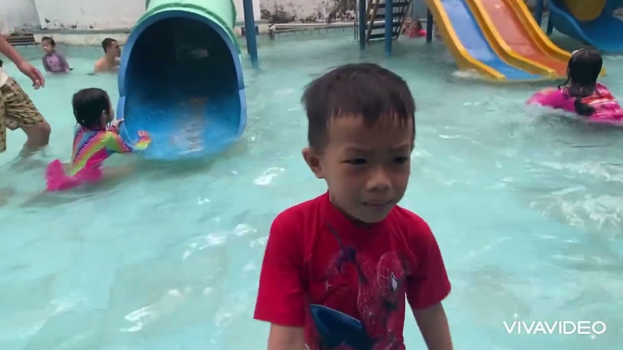 Hồ bơi công viên Lê Thị Riêng (lần thứ 2)