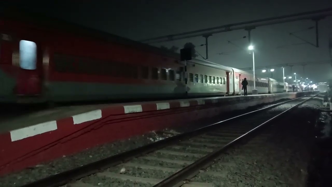 Mega route diverted 12332 Jammu Tawi Howrah Himgiri SF Express departing Bolpur with HWH WAP 7 37169