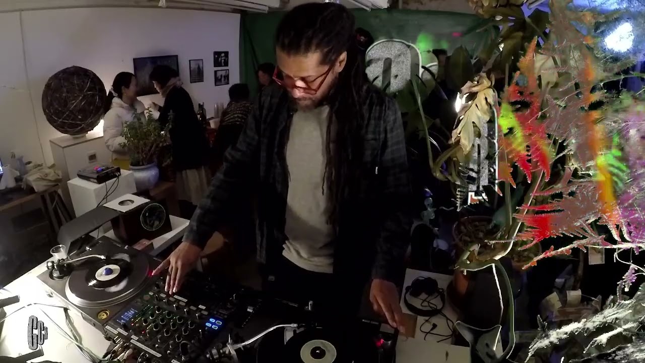 CCR: GALLERY SHABEEN 19 w/ NAOKO 