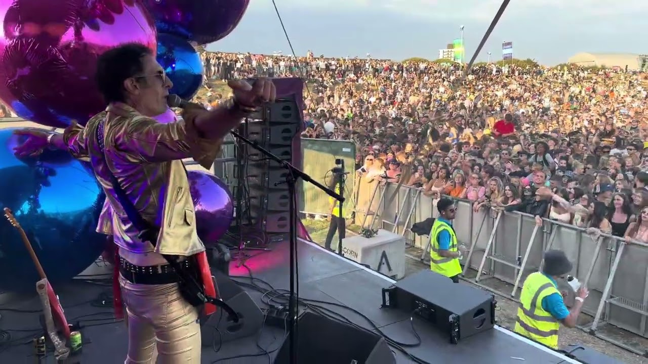 This Crowd Took Over the Show 🤯 | MASSAOKE @ Victorious Festival 2025