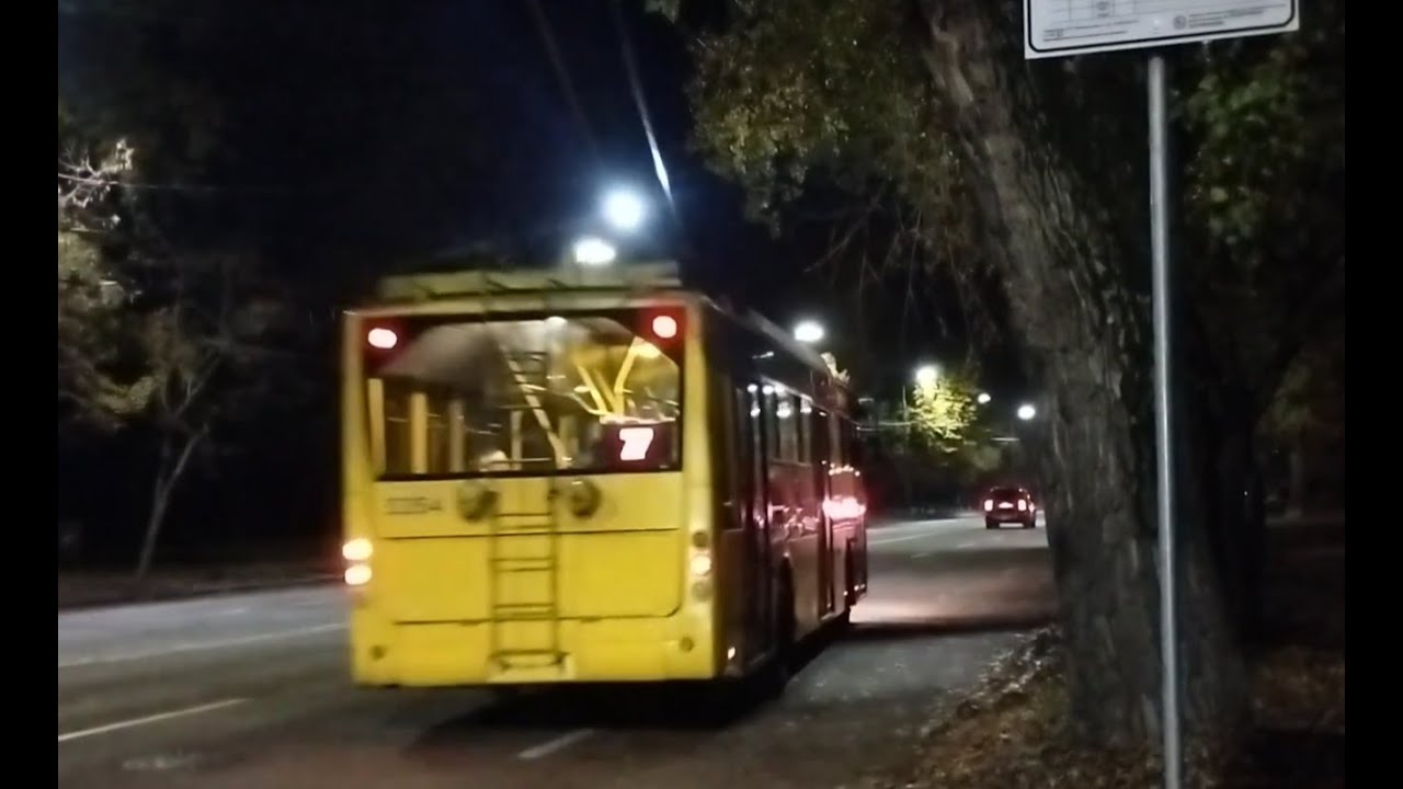 Поездка в троллейбусе Богдан Т70110