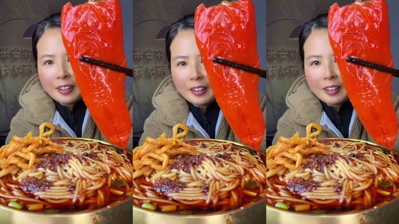 Rural Food Satisfying Eating Spicy Malatang Noodles Soup & Fried Bacon Pork | So Delicious!