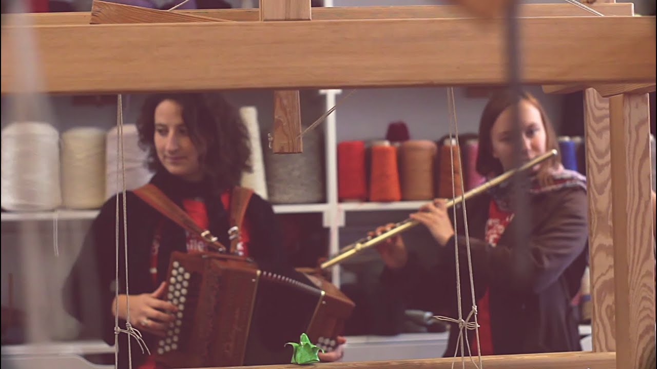 Mazurka dans les petites fleurs - Ensamble Transatlántico de Folk Chileno