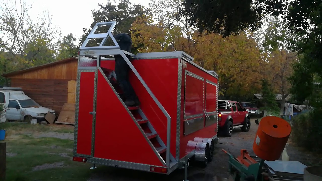 FOOD TRUCK CON TERRAZA CARINOX. CL +56963379596
