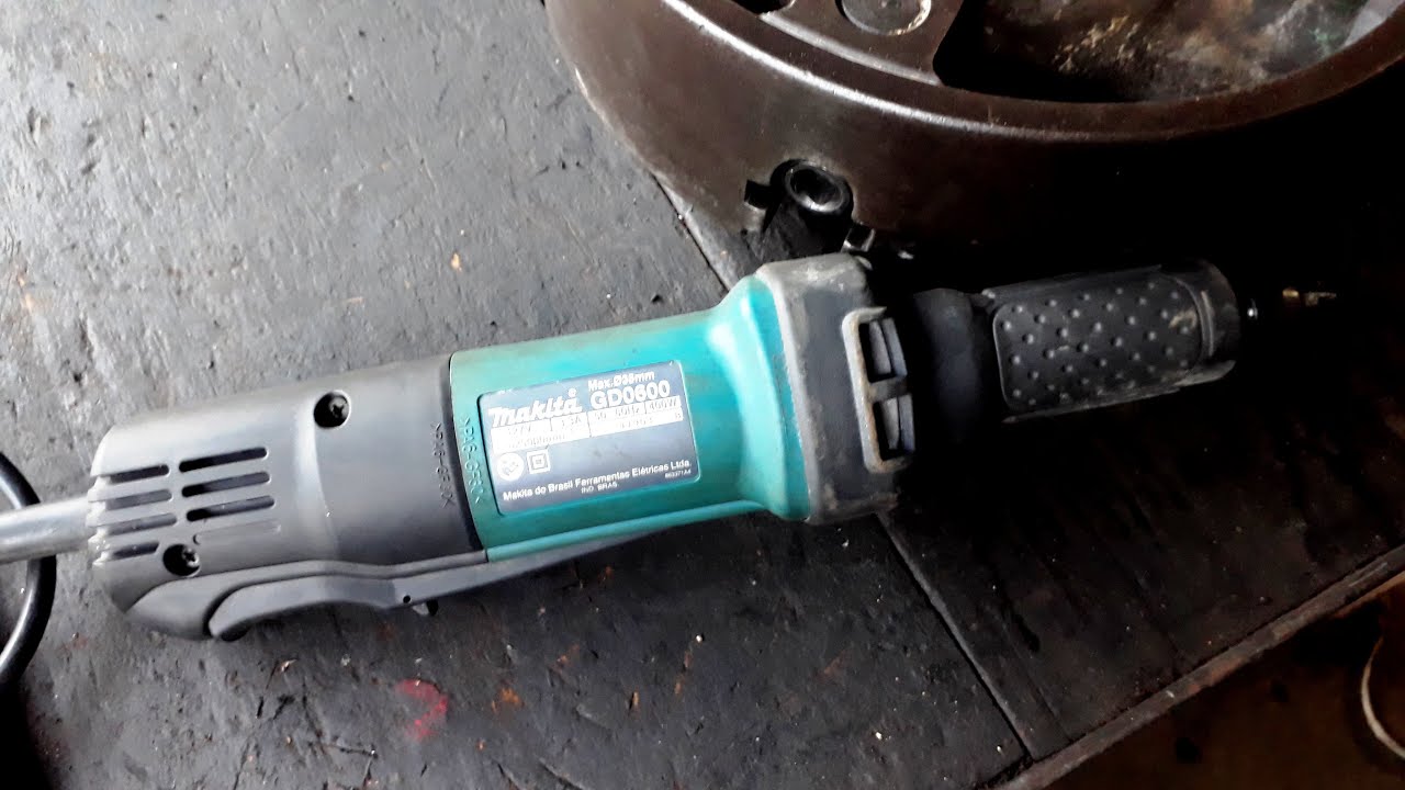 Retifica Makita GD0600 - 04 anos de uso