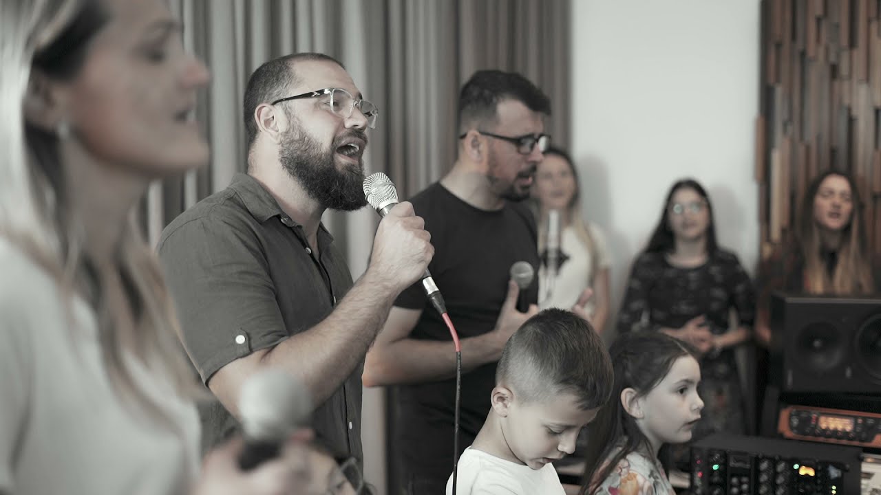 AMADOS DO ETERNO | ADORAR A TI (CLIPE OFICIAL)
