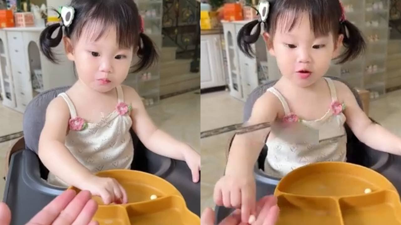 人类幼崽也太大方了叭～自己都没剩几个还大方分享给爸爸妈妈【孙暖暖成长记】