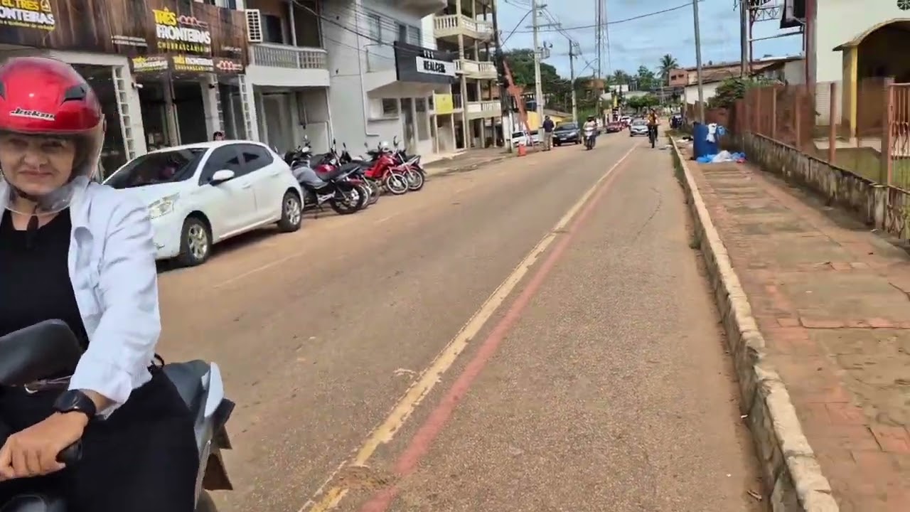 Município de Epitaciolândia se deretendo em lixo em pleno centro da cidade.