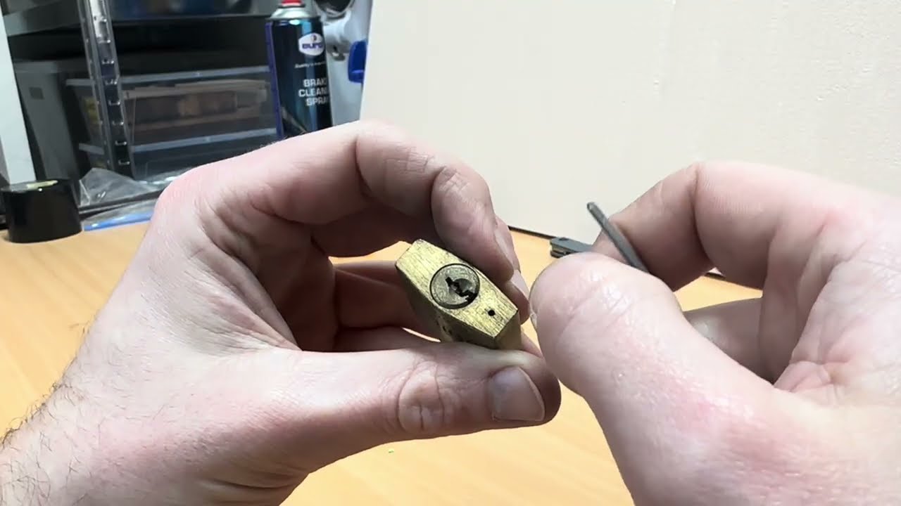 [4] ABUS 65/30 - Homemade Pickset - Yellow Belt