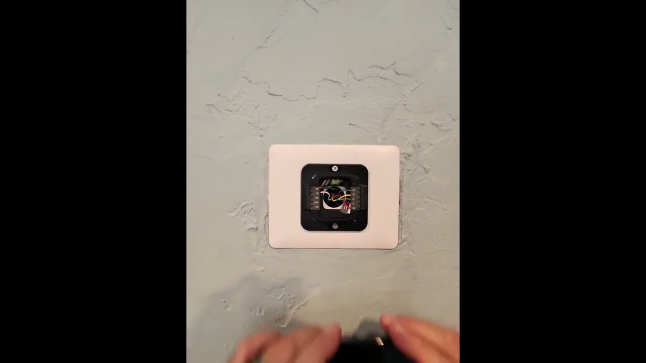 Cielo Smart thermostat unbox and install.