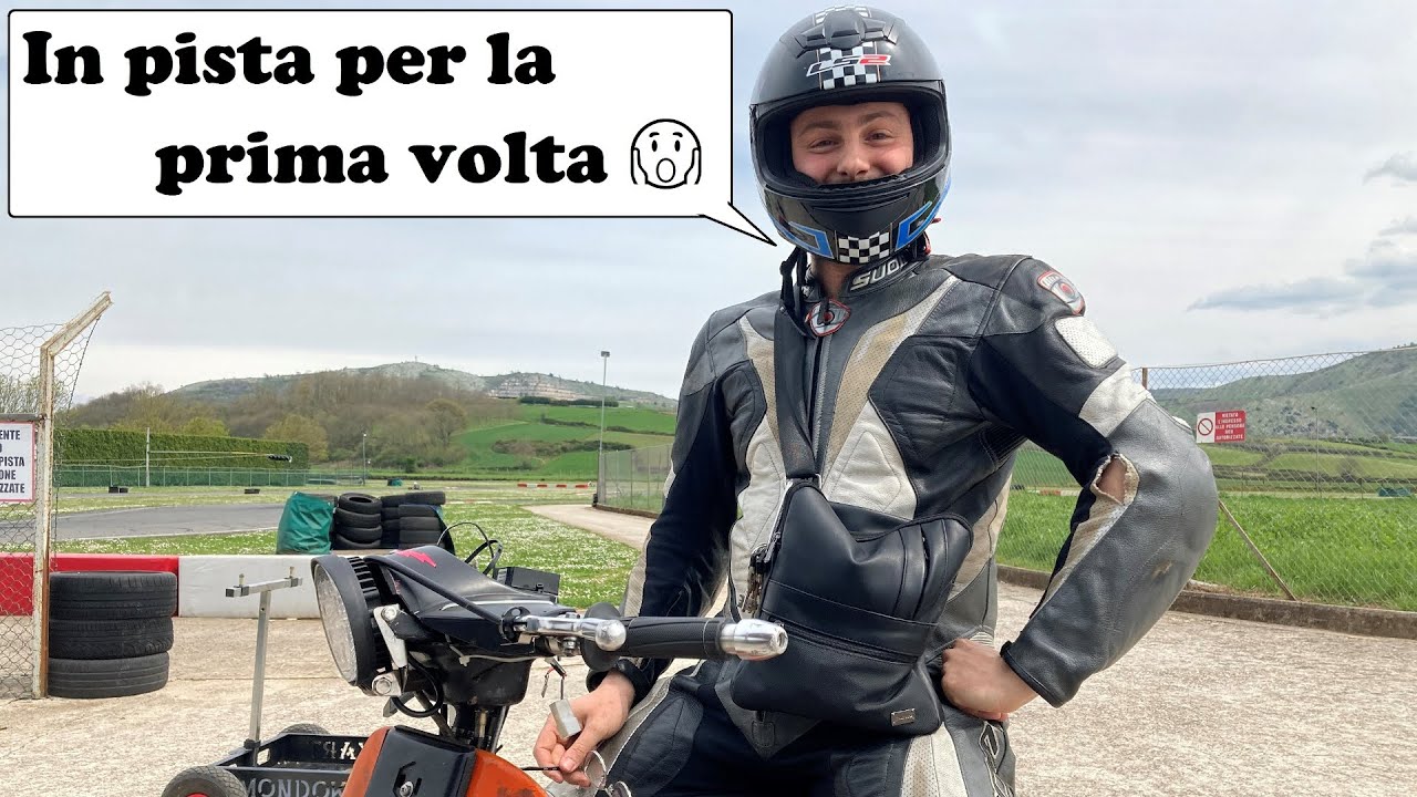 Vespa da corsa sulla pista di Artena (RM) - 132 Malossi Ghisa