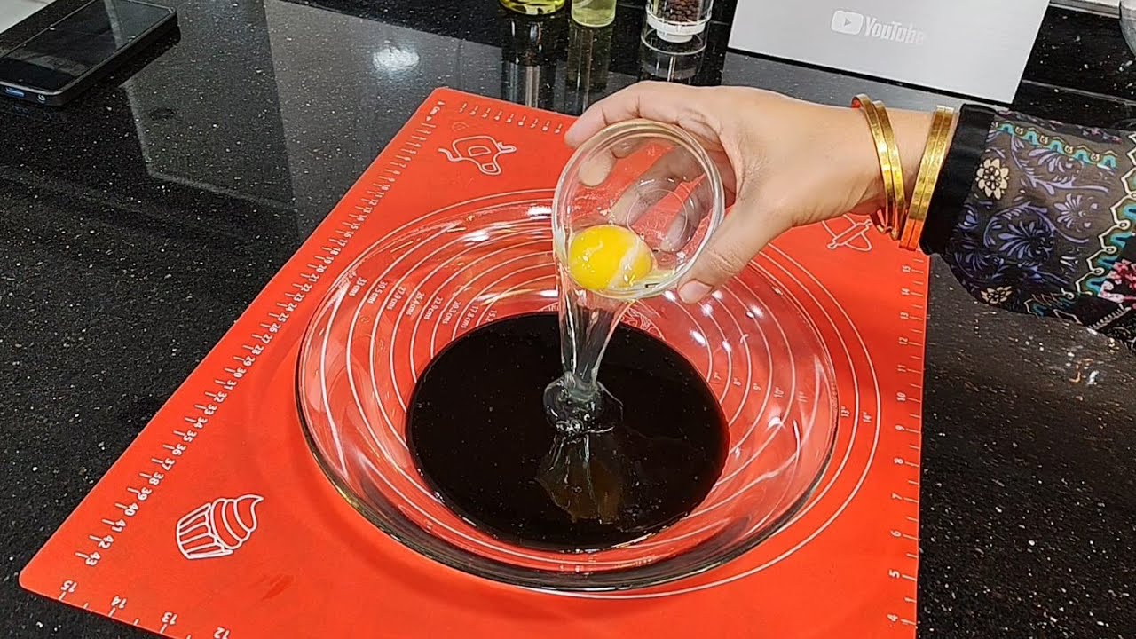 حطي البيض على العسل الاسود واعملي الذ حاجه ولادك هيحبوها وفطار وعشا هيطلبوها 