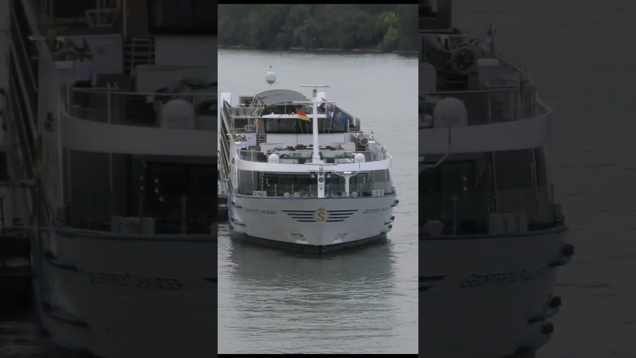 Cruise liner Geoffrey Chaucer  