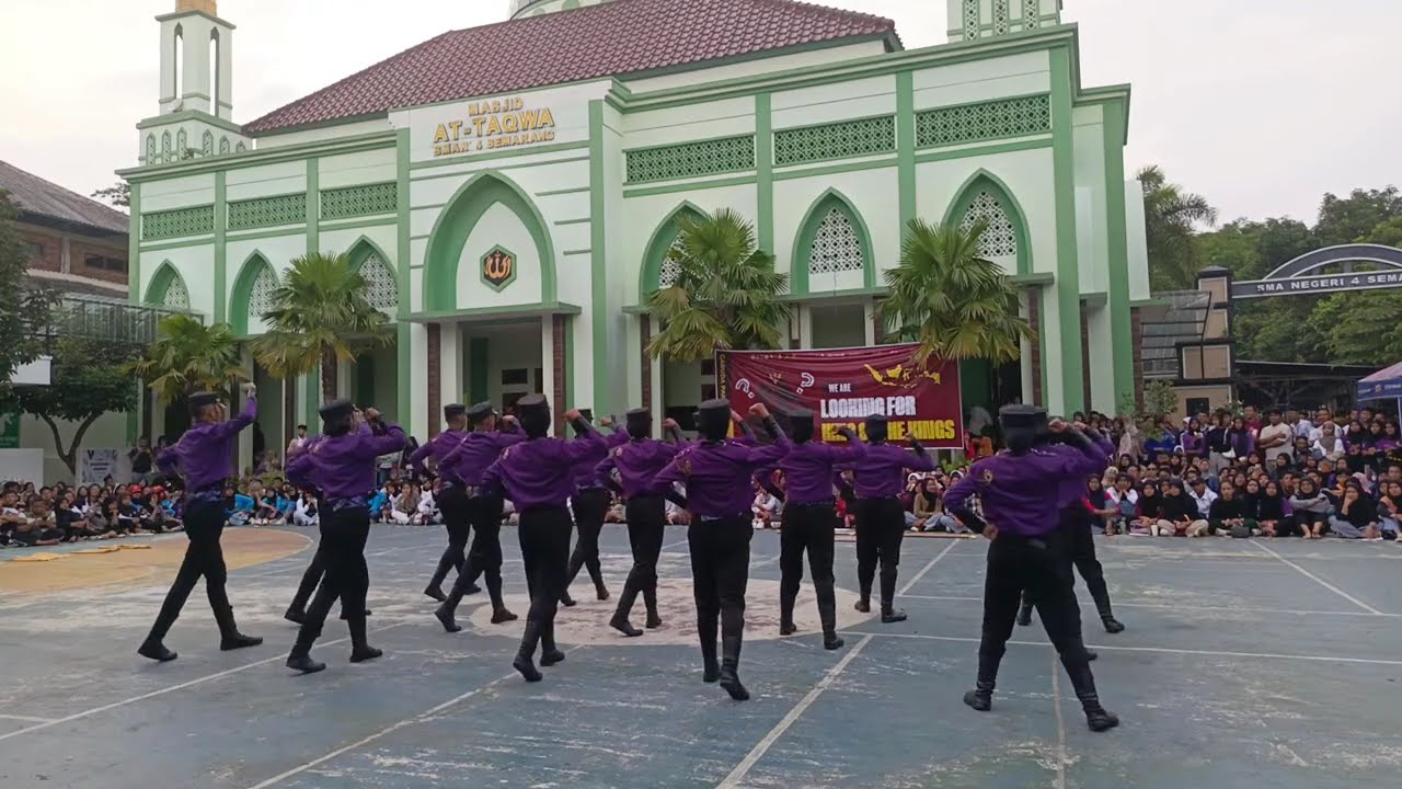 BATTLE VARIASI MUSIK PASKIBRA SMK N 11 SEMARANG dalam LKBB GAPAKSI V SMA N 4 SEMARANG 2024