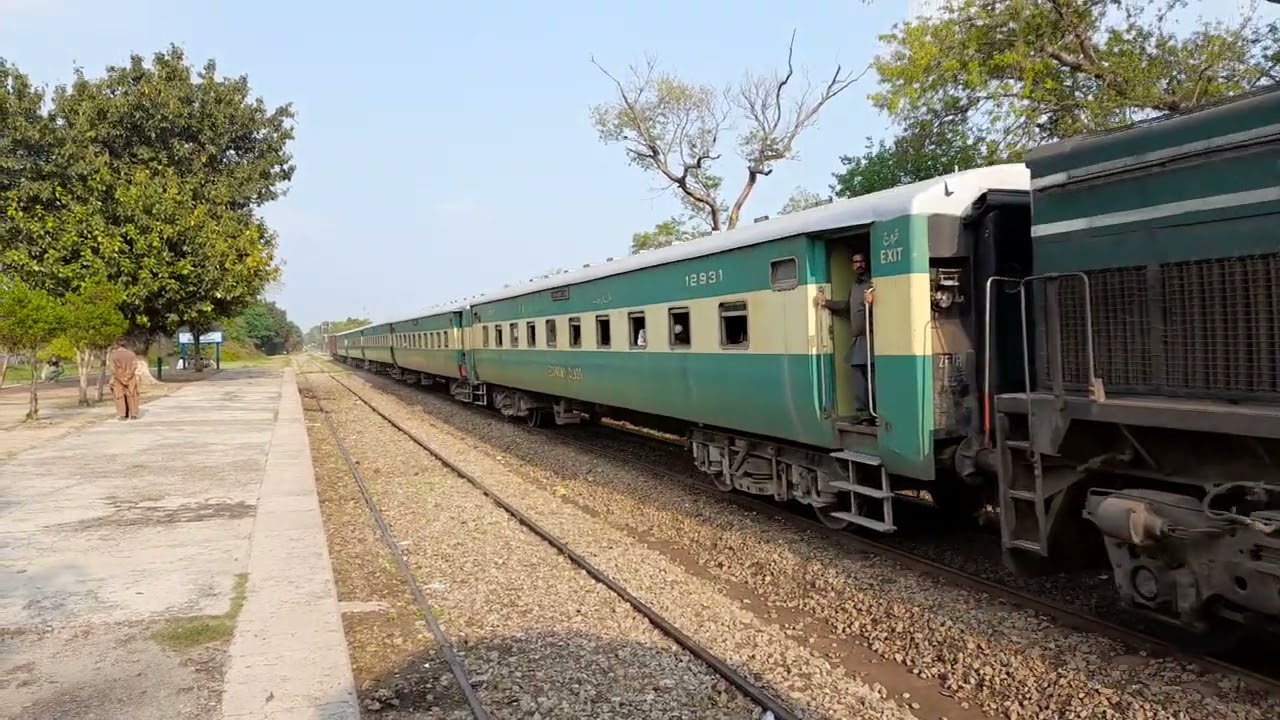 135up dhamaka express approach mandi bahaudin railway station