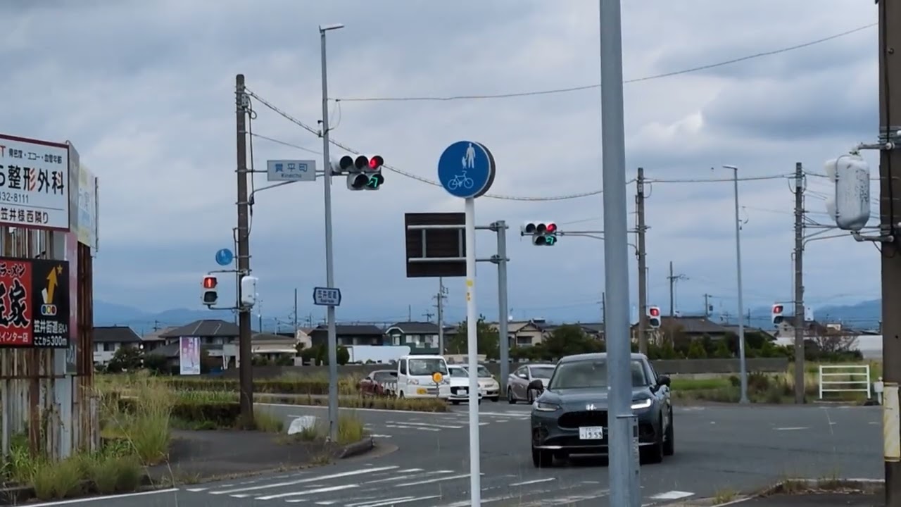 【消えゆく信号機】　斜め矢印信号機