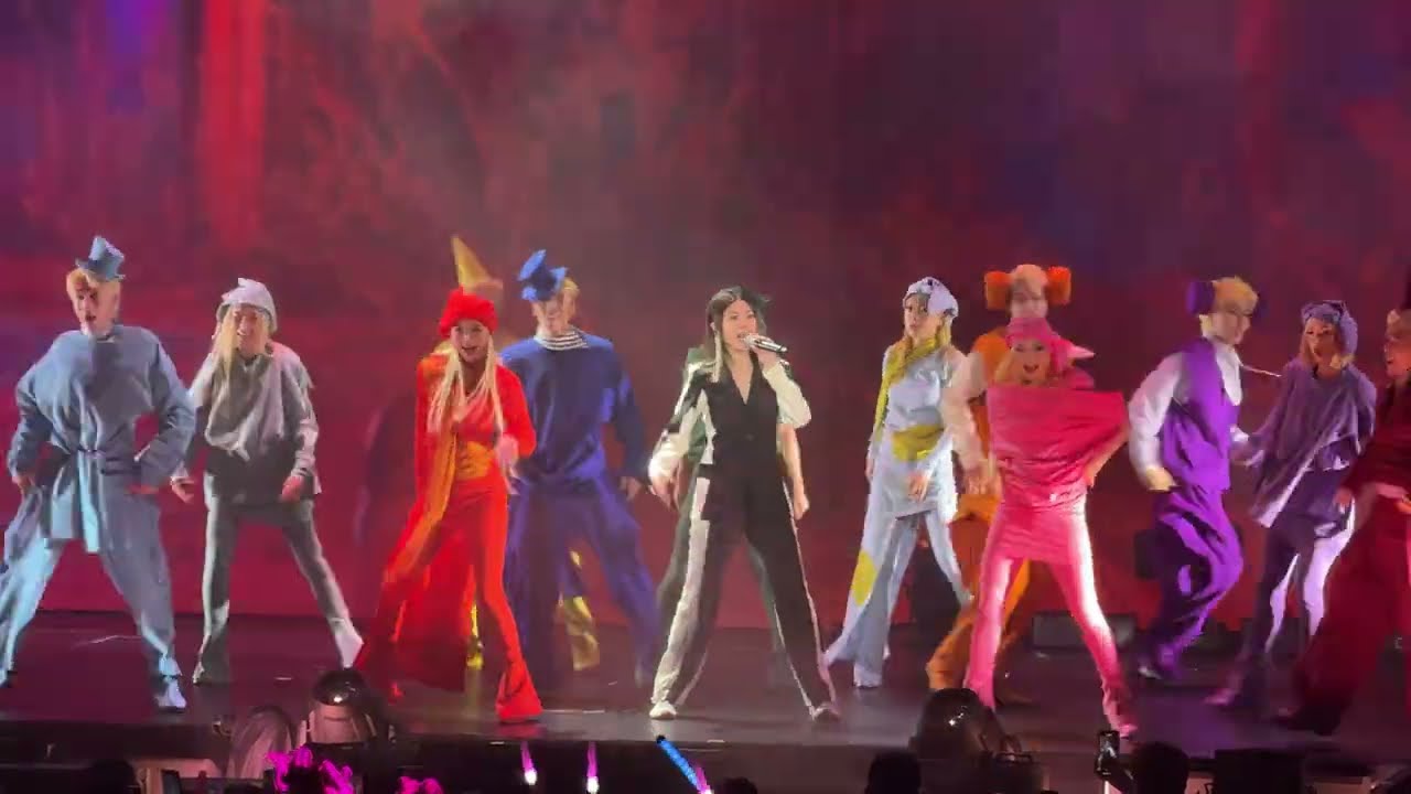 Shake Shake, 花花宇宙 - Kelly 陳慧琳SEASON2萬人結界演唱