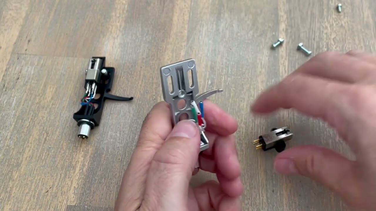 Câblage d une cellule audio Technica sur support de tête de lecture