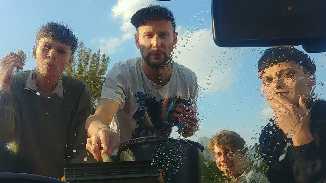 HC Baxxter - Ein Hirsch, ein großer toter Hirsch (official friendship video)