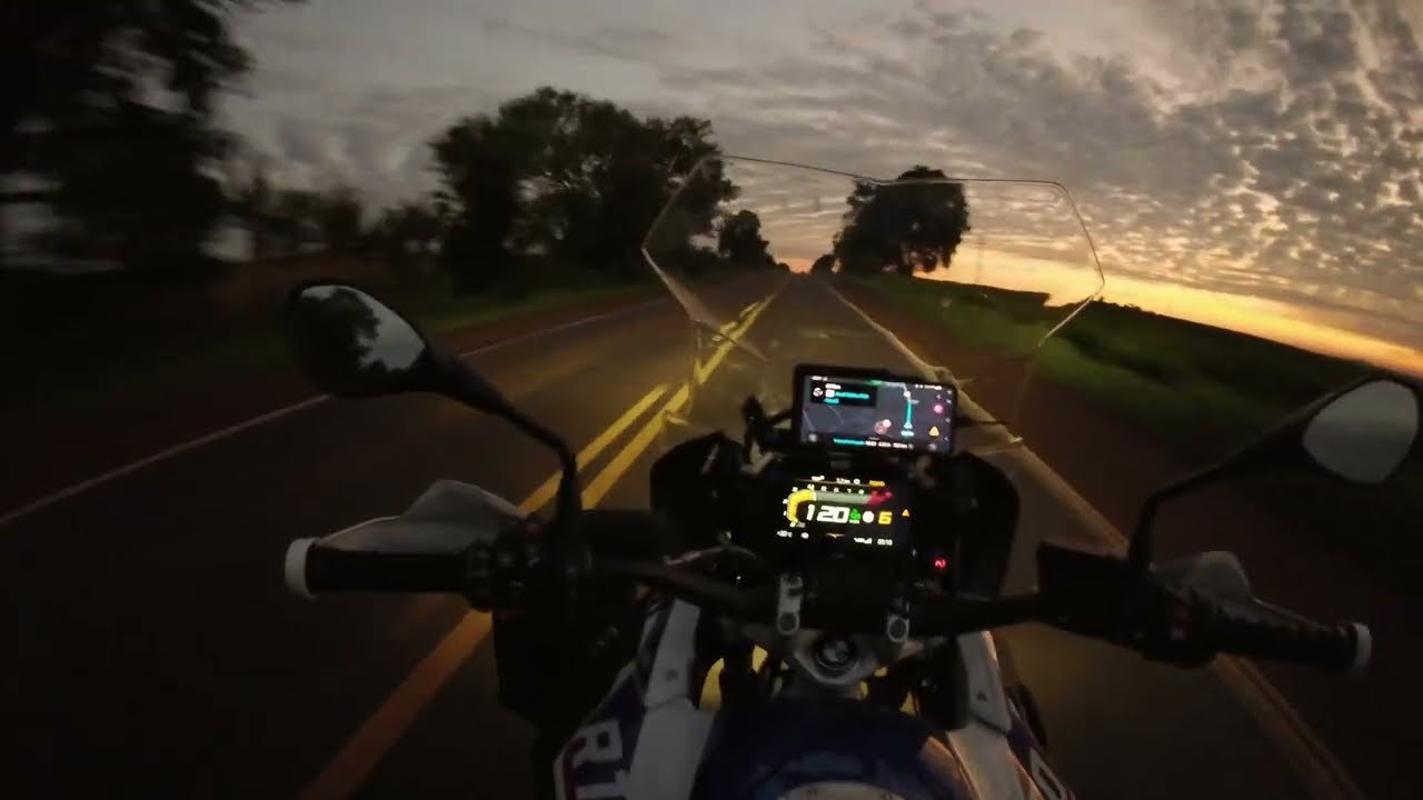 BMW R1250 GS  Voltando de Foz do Iguaçu para São Paulo numa tacada só. GS 1250 Brilha!!!!
