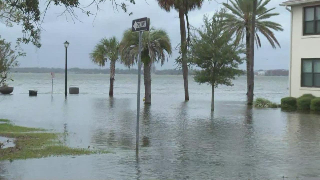Flooding from St. Johns River in San Marco, Jacksonville | Tropical Storm Nicole
