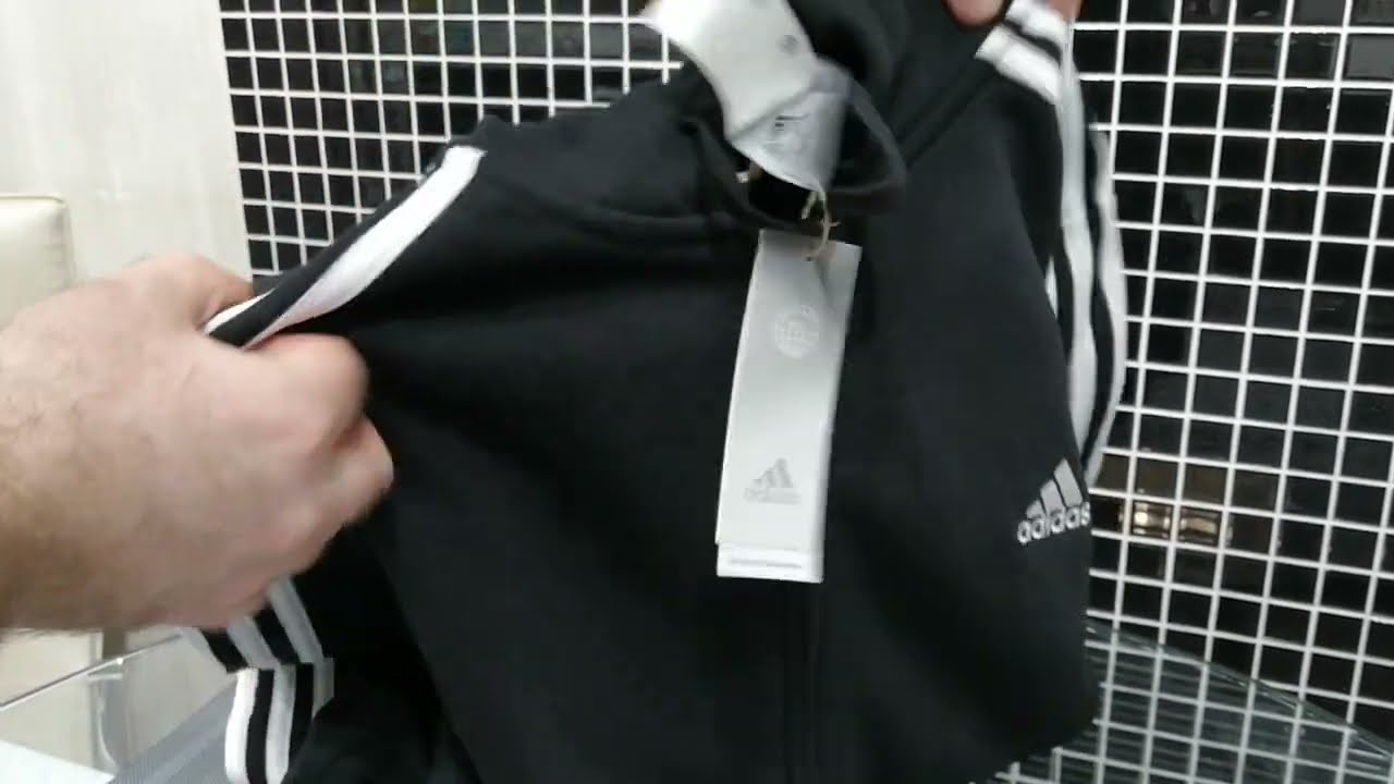 Спортивный костюм Adidas. Стоит ли покупать.