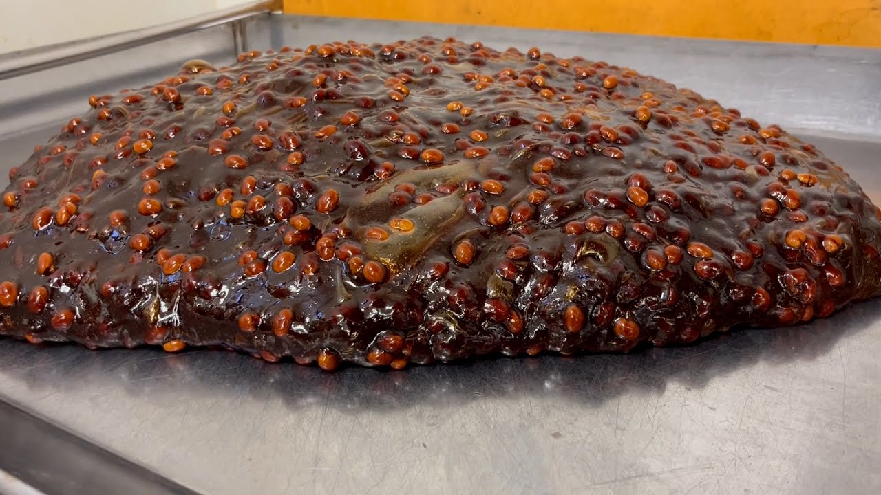 【製造風景】大豆入り黒飴の作り方 / 鬼に金棒 / How to make candy / Kyoto / Japan / candy making process
