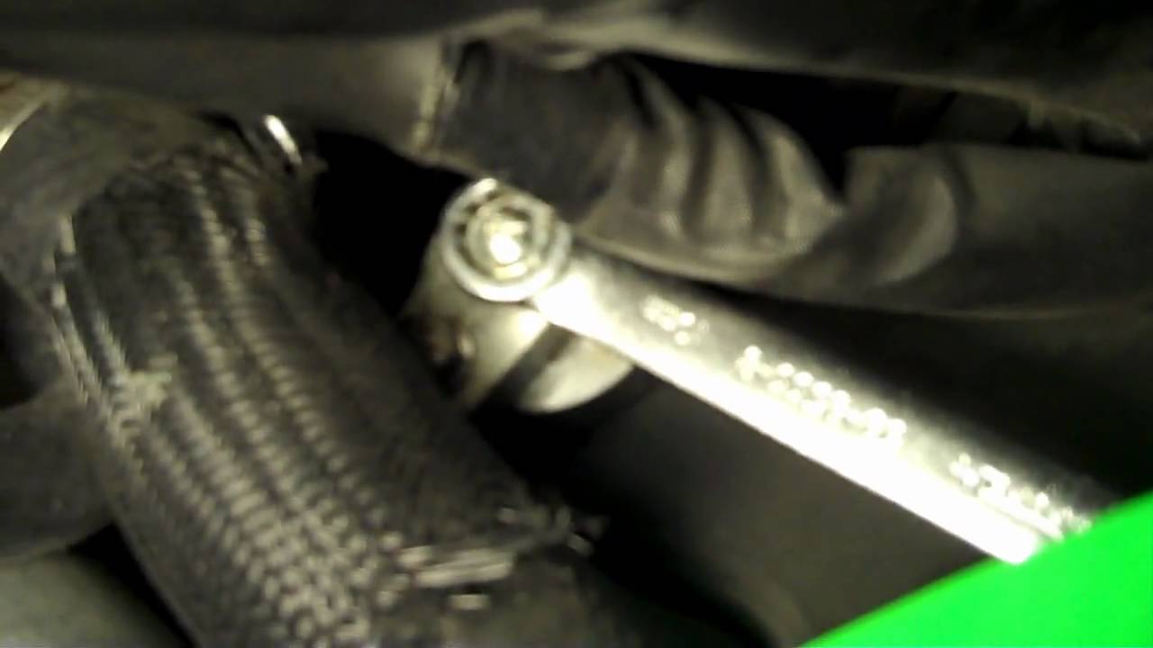 Adjusting a manual cam chain tensioner cct.