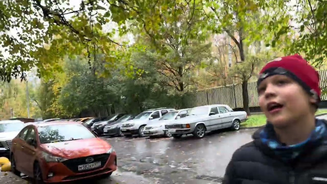 Мы лезем к кому-то в окно..