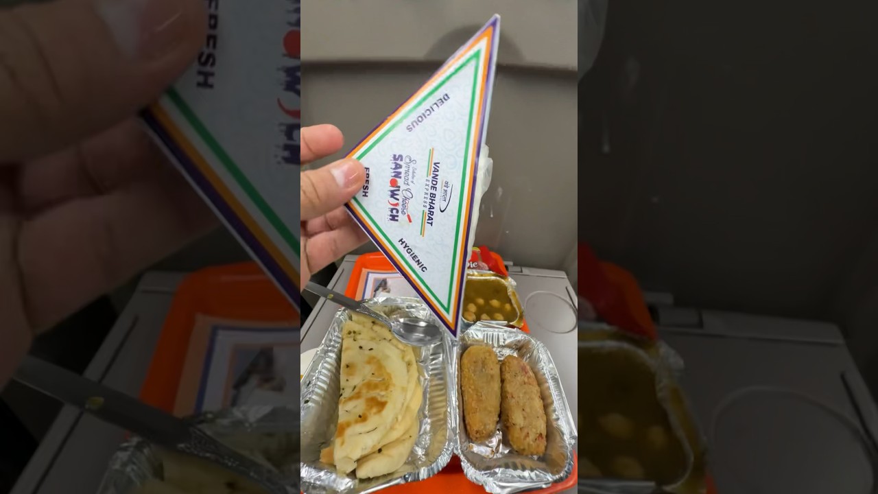 Vande Bharat Train Me Kaafi Food | Ise Train Ka Khana Bhi Pehle Ki Tarha