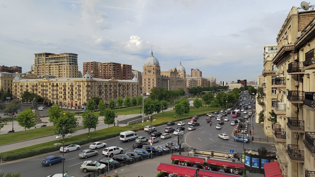 Şəhərin tam mərkəzində,Qış Parkı 28 May və Nizami metrosu,Azdrama.Liftli binada 3 otaqlı mənzil var