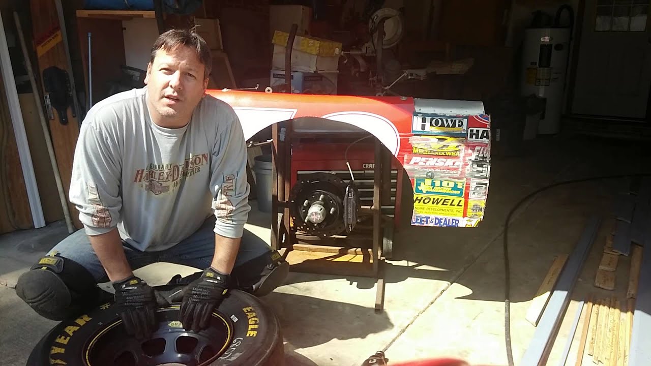 NASCAR Racing Pit Crew Practice Hub for Tire Carriers and Changers