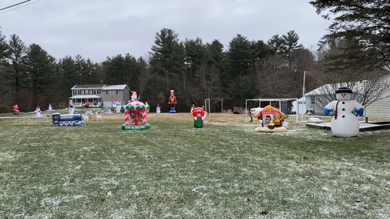 2021 Christmas Display (Day View with Commentary)