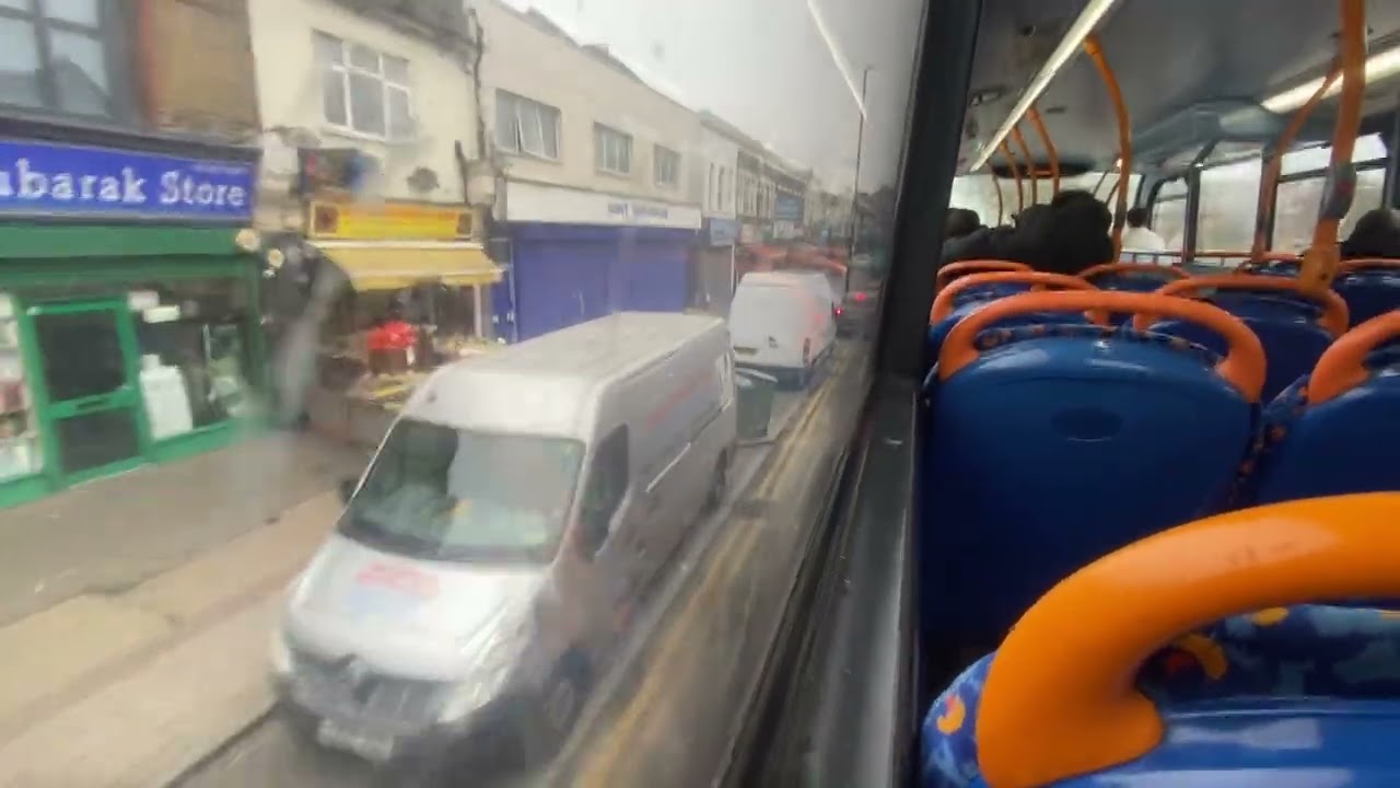 Stagecoach E400 on RR bus service towards Romford 