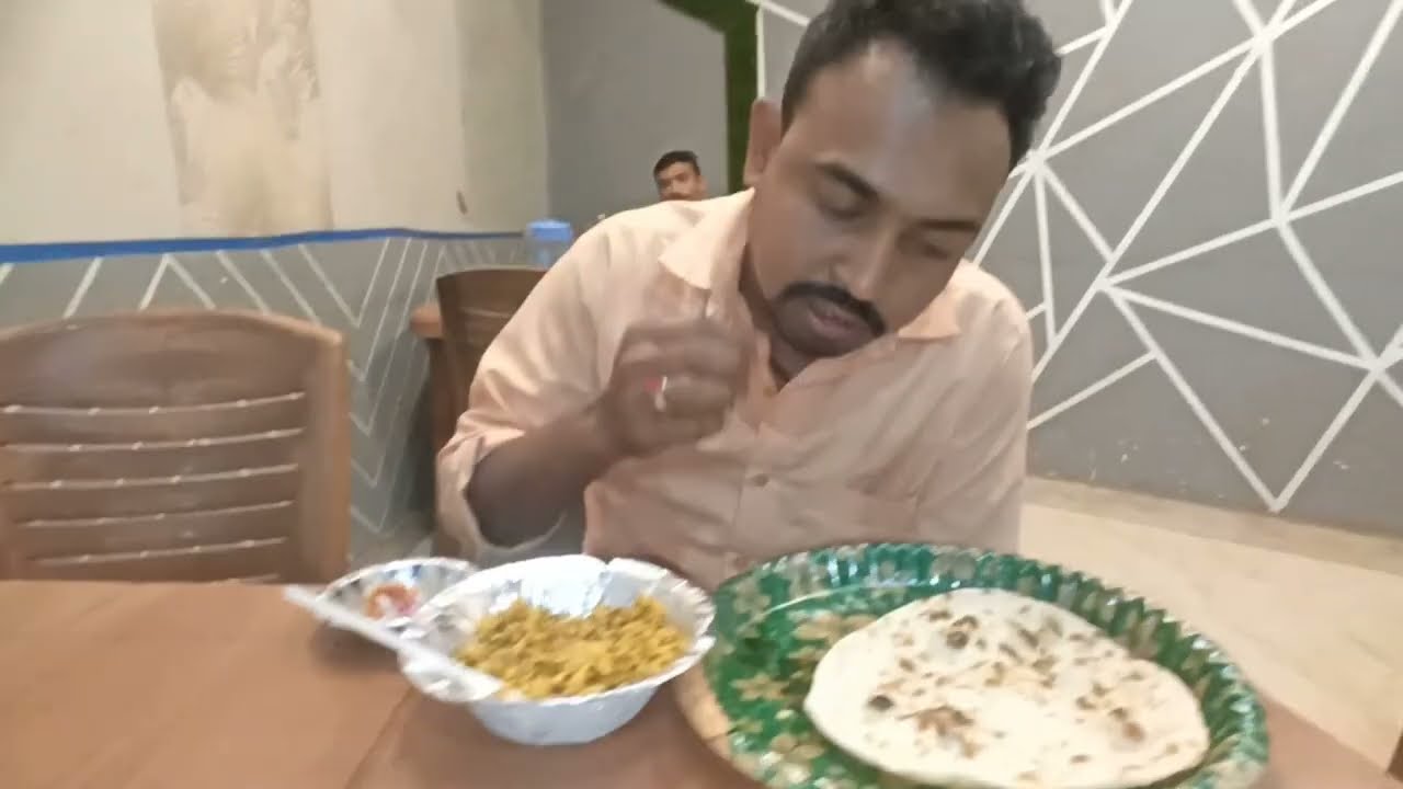 Ye kya raste me tamatar gaddi ko truck ne mara thokar    #video #vlogvideo @Lokeshdhruwvlogs 