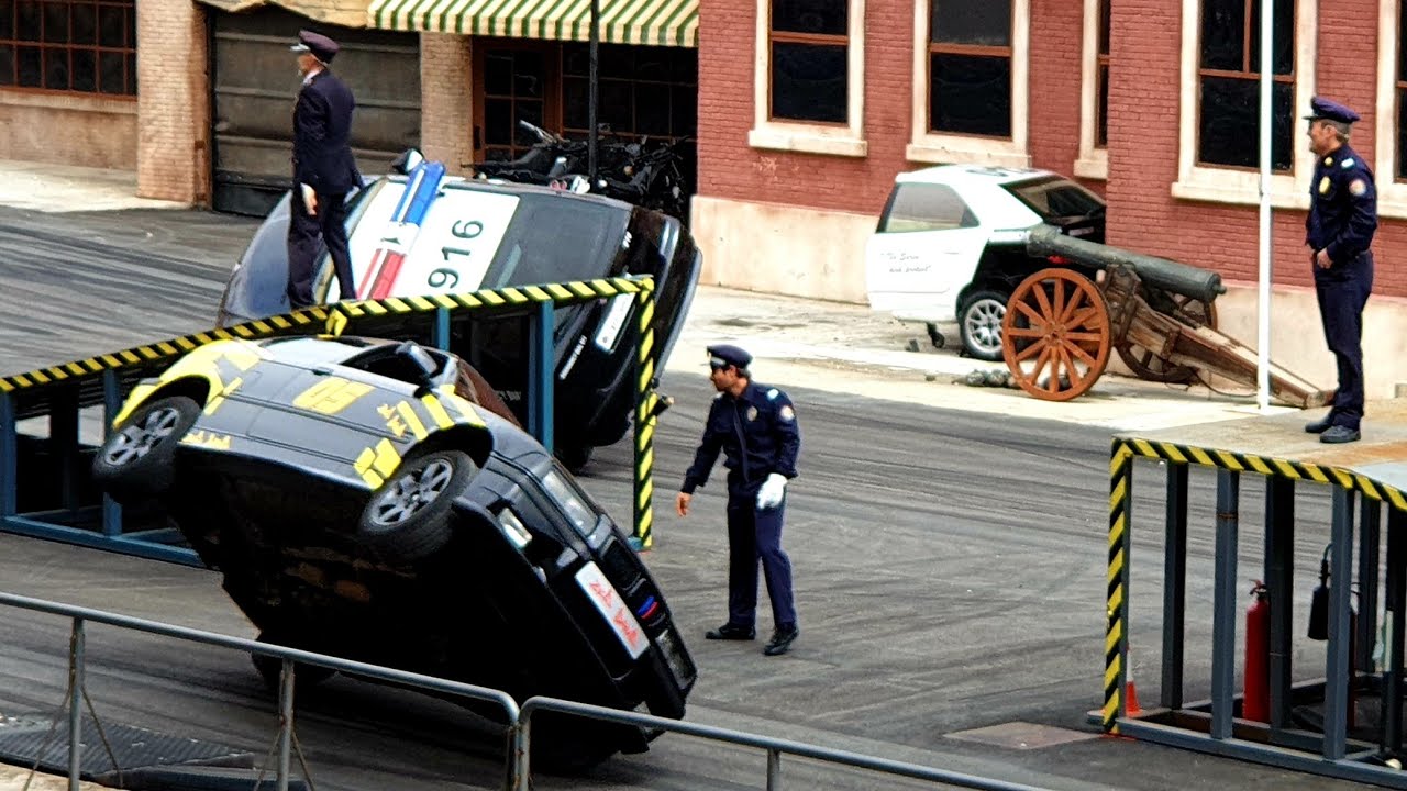 Police Academy Stunt Show Parque Warner Madrid Loca Academia De Policia 2019 Warner Bros Theme Park