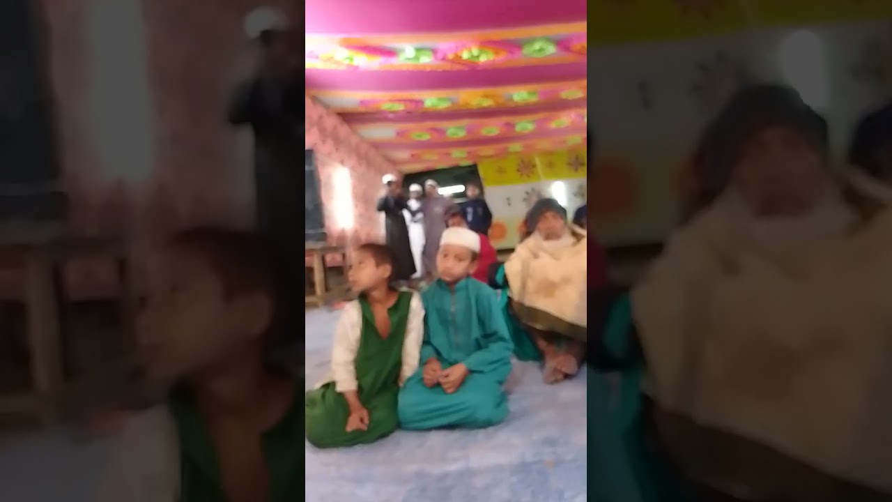 উম্মাহাতুল মুমিনীন মহিলা মাদ্রাসার ছাত্রীরা মিলে একটি গজল গেয়েছে
