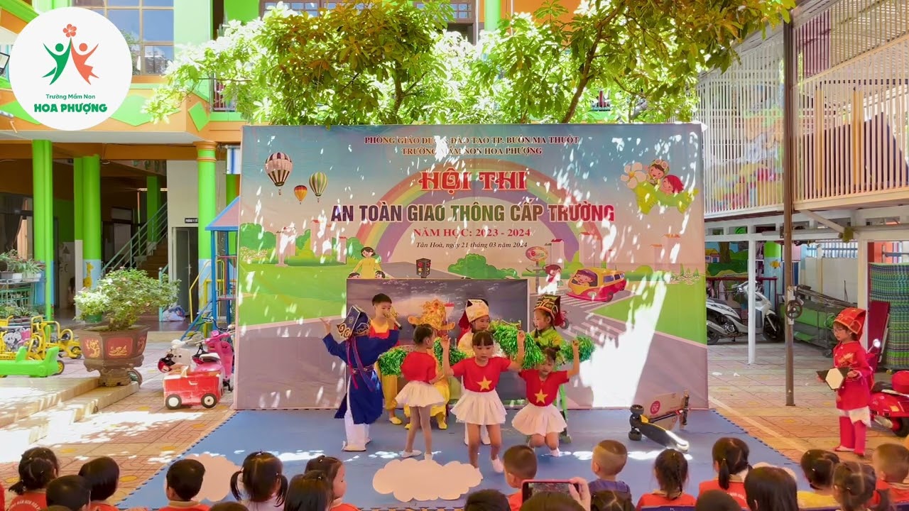“HỘI THI AN TOÀN GIAO THÔNG”- Phần thi : TIỂU PHẨM, khối LÁ - Trường mầm non Hoa Phượng